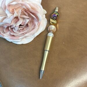 Elegant Gold and Pearl Pen